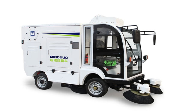 崇信四轮扫路车MN-S1800配备240L标准垃圾桶